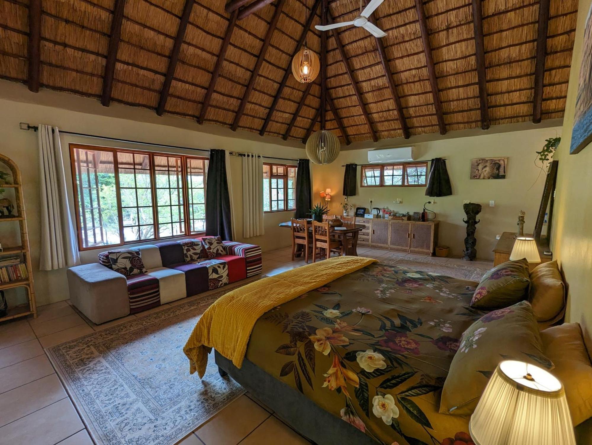 Hasekamp Family Bush Lodge Hoedspruit Exterior photo